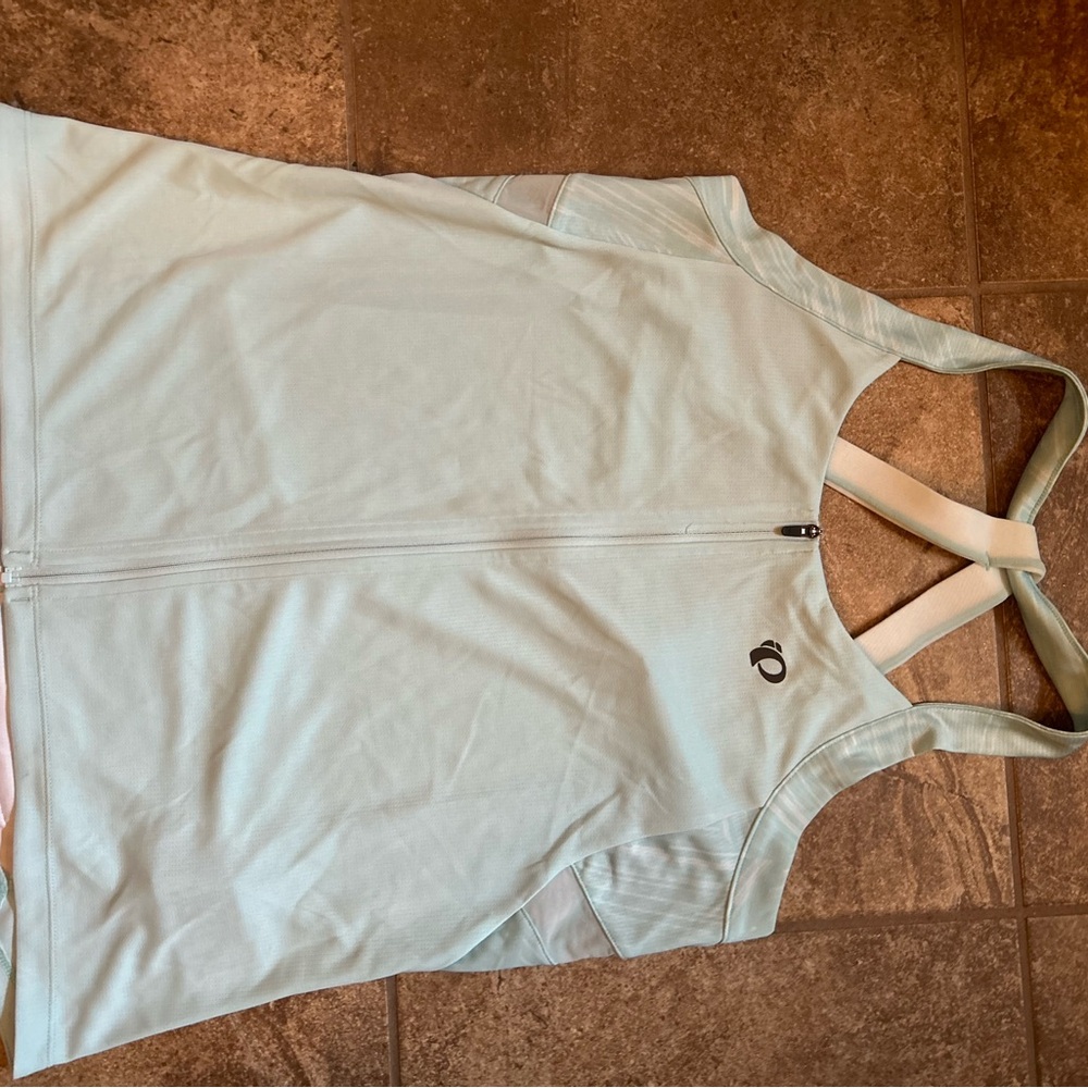 Pearl Izumi cycling shirt. Never worn, size large